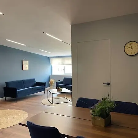 Voyage Penthouse * 티라나