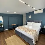 Voyage Penthouse Apartment Tirana